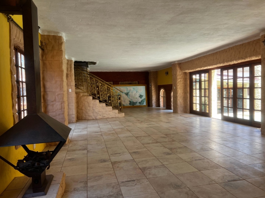 5 Bedroom Property for Sale in De Wildt North West